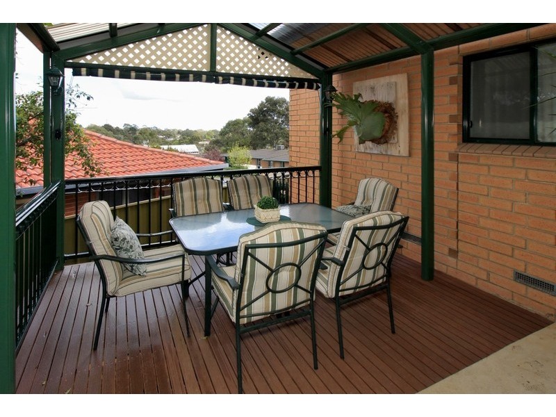 16 Jeanette Crescent, Aberfoyle Park SA 5159