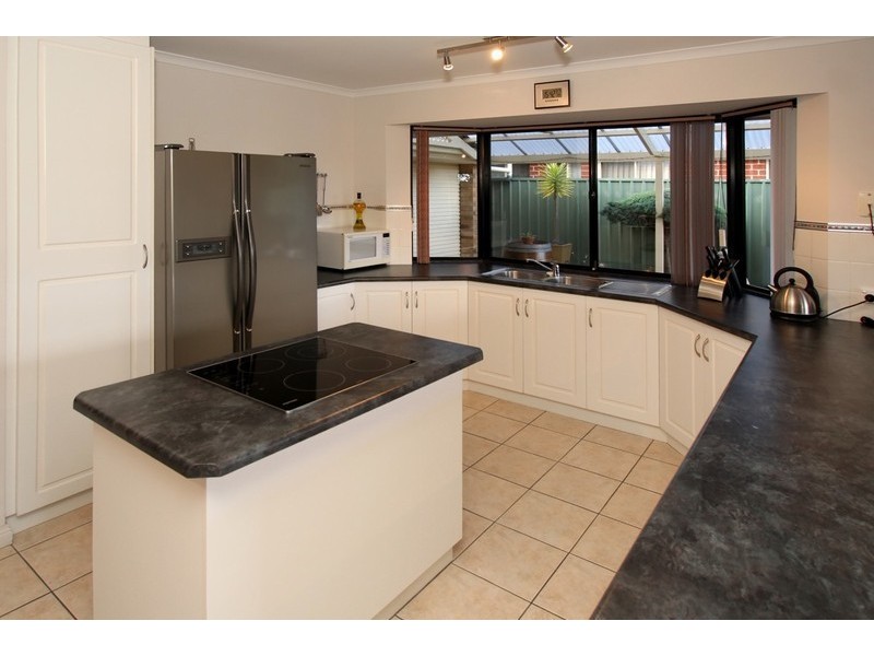 4 Cher Court, Aberfoyle Park SA 5159