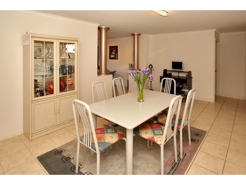 4 Cher Court, Aberfoyle Park SA 5159