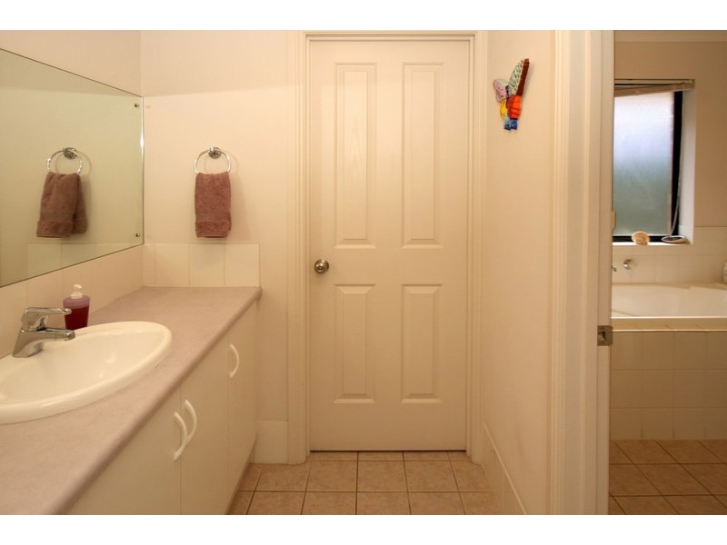 4 Cher Court, Aberfoyle Park SA 5159