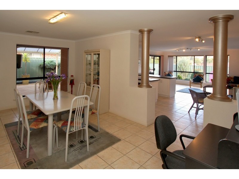 4 Cher Court, Aberfoyle Park SA 5159