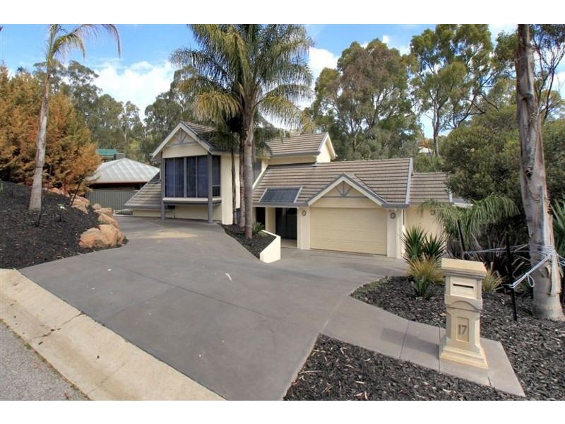 17 Brabham Grove, Aberfoyle Park SA 5159