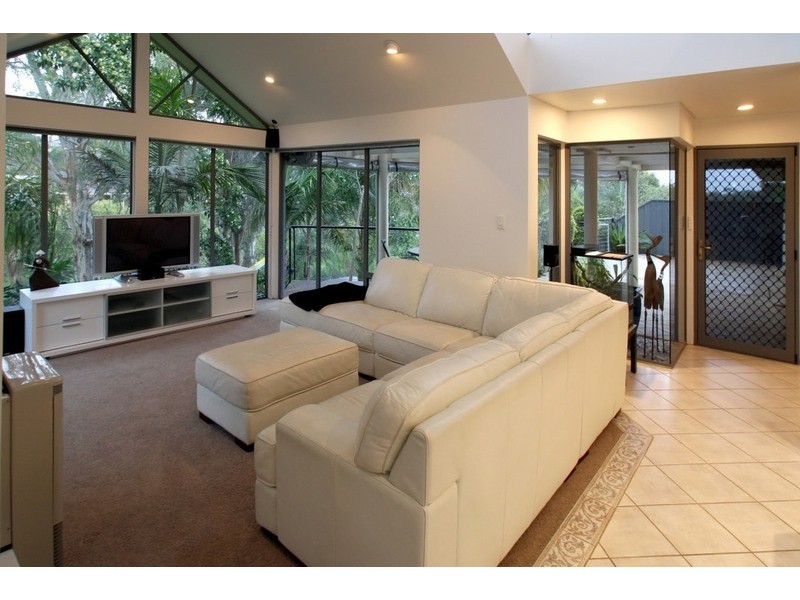 17 Brabham Grove, Aberfoyle Park SA 5159