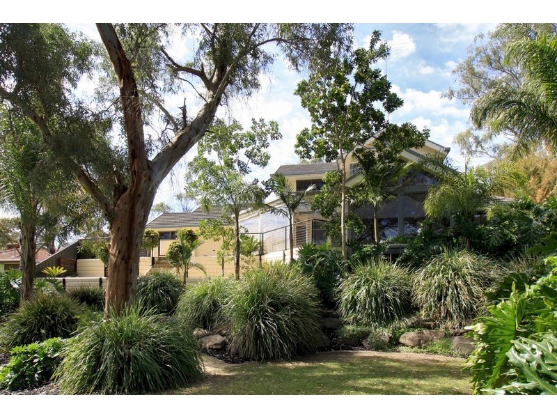 17 Brabham Grove, Aberfoyle Park SA 5159