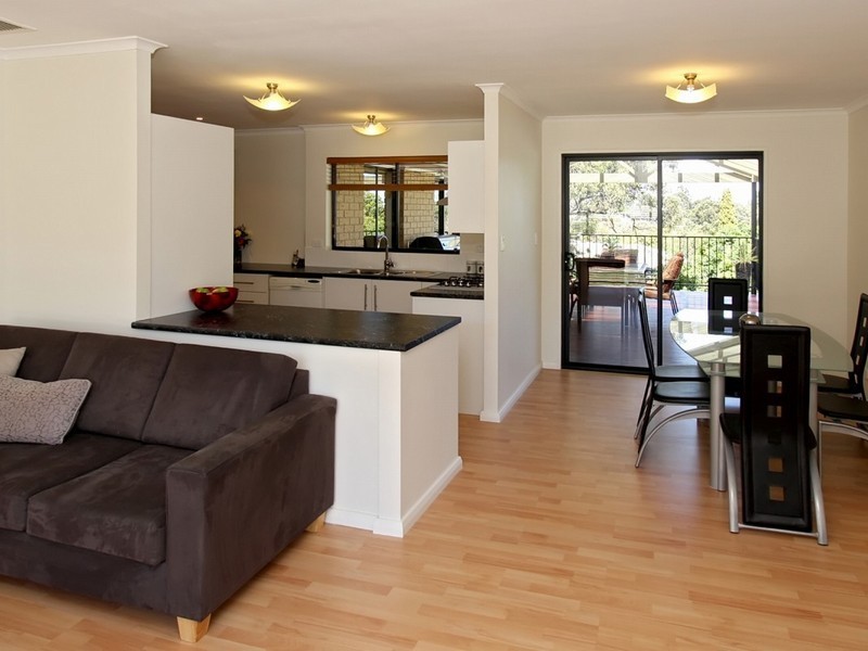 10 Sheoak Crescent, Aberfoyle Park SA 5159