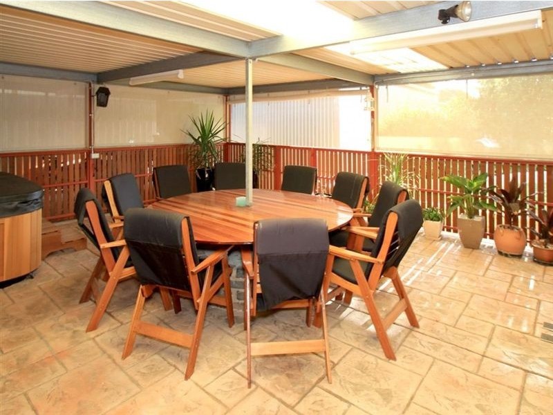 17 Trinity Road, Morphett Vale SA 5162