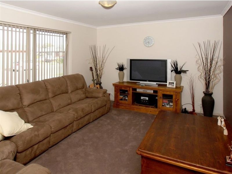 17 Trinity Road, Morphett Vale SA 5162