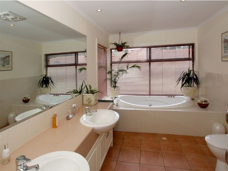 38 Glendale Avenue, Flagstaff Hill SA 5159