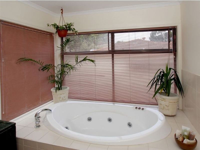 38 Glendale Avenue, Flagstaff Hill SA 5159