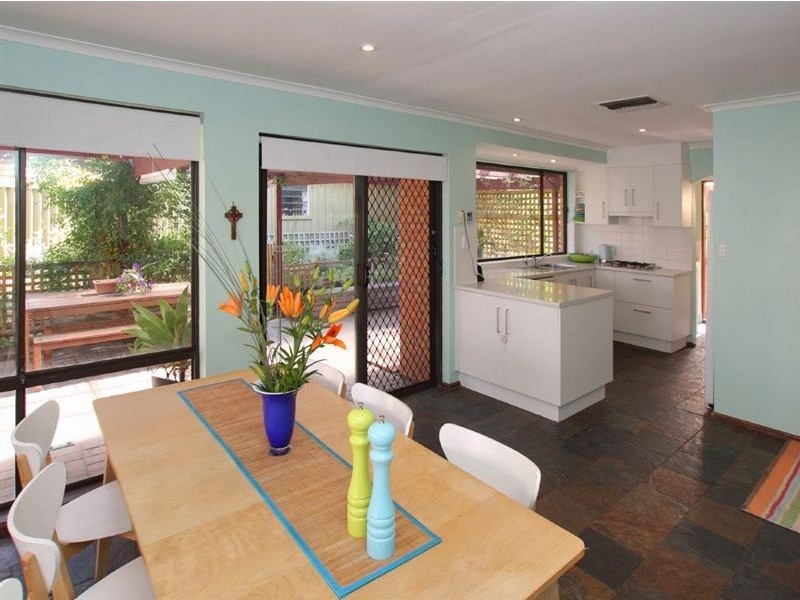 32 Sunnymeade Drive, Aberfoyle Park SA 5159