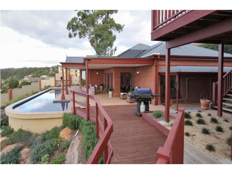 1 Gulfview Drive, Chandlers Hill SA 5159