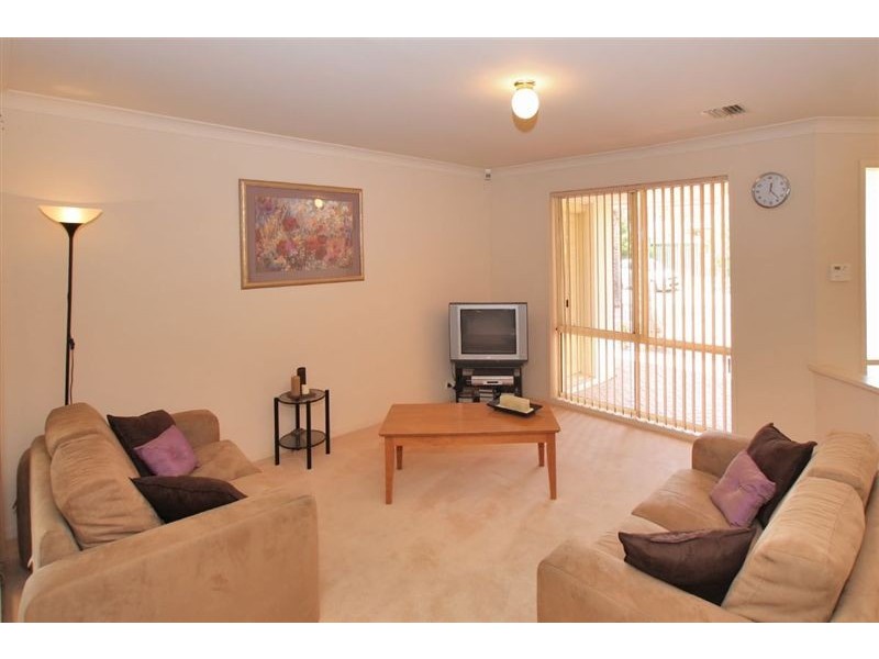 4 Hollyoaks Court, Happy Valley SA 5159