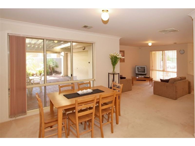 4 Hollyoaks Court, Happy Valley SA 5159