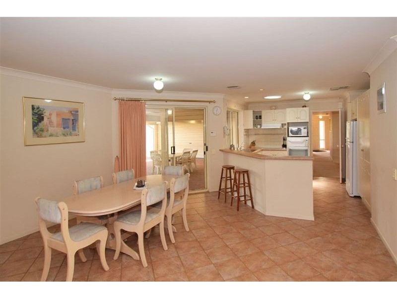 4 Hollyoaks Court, Happy Valley SA 5159