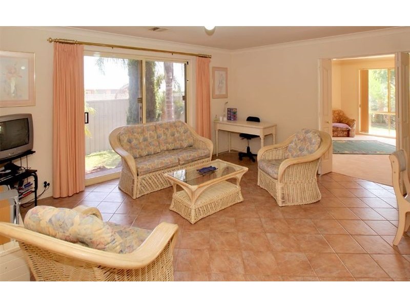 4 Hollyoaks Court, Happy Valley SA 5159