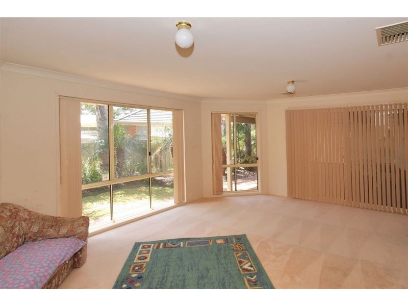 4 Hollyoaks Court, Happy Valley SA 5159