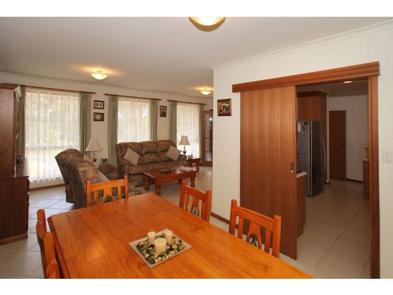 204 Chandlers Hill Rd, Happy Valley SA 5159