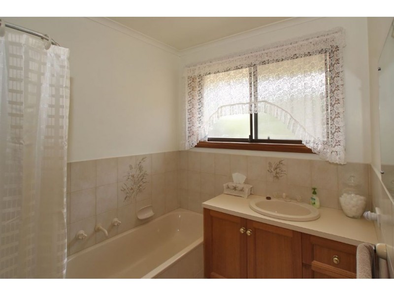 204 Chandlers Hill Rd, Happy Valley SA 5159