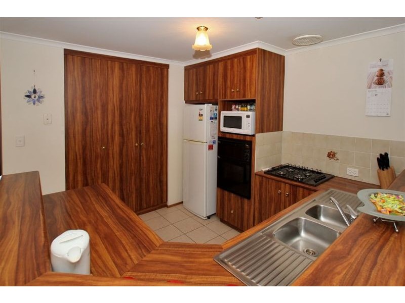 6 McCormack Crescent, Woodcroft SA 5162