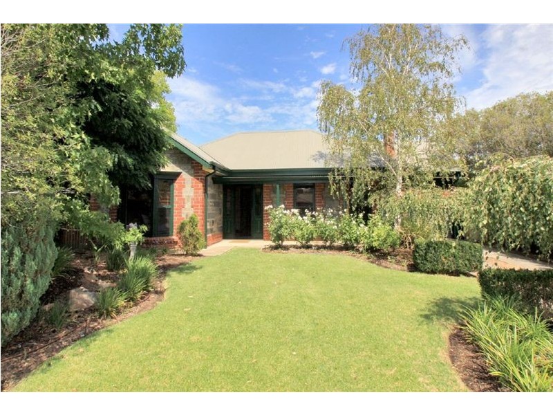 14 Bennett Close, Aberfoyle Park SA 5159