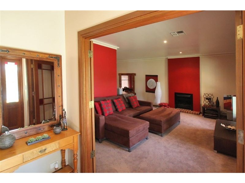 14 Bennett Close, Aberfoyle Park SA 5159