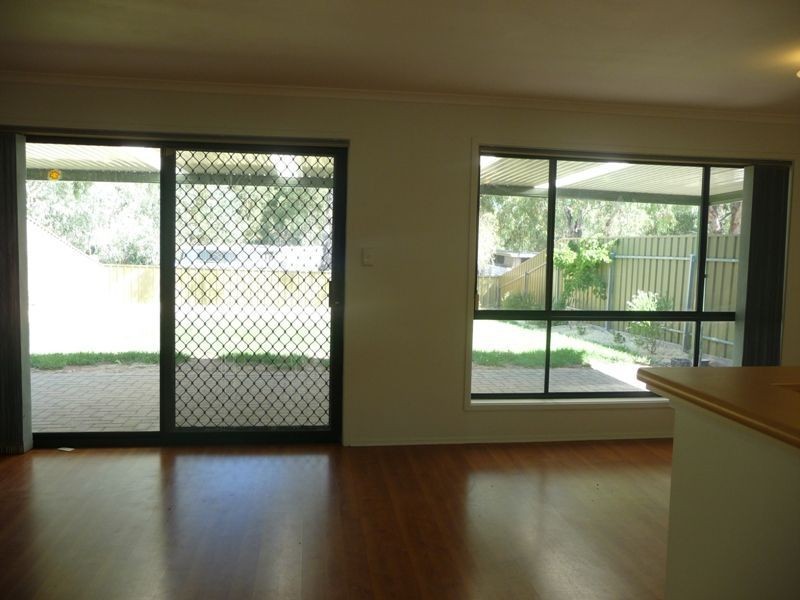 18 McCormack Crescent, Woodcroft SA 5162
