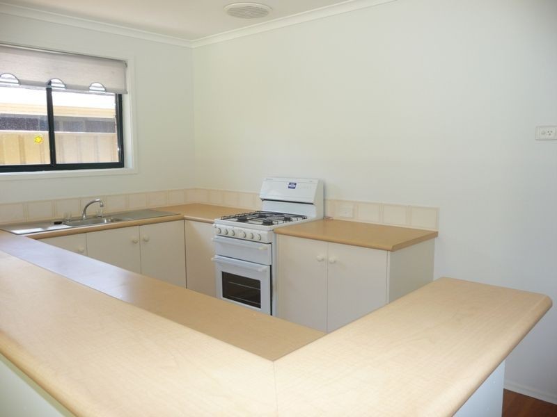 18 McCormack Crescent, Woodcroft SA 5162