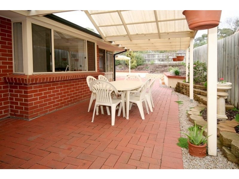 15 Songlark Grove, Flagstaff Hill SA 5159