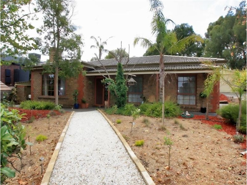 15 Sheoak Crescent, Aberfoyle Park SA 5159