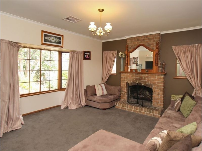 15 Sheoak Crescent, Aberfoyle Park SA 5159