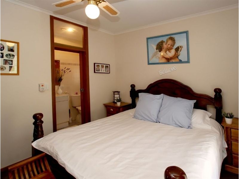 15 Sheoak Crescent, Aberfoyle Park SA 5159