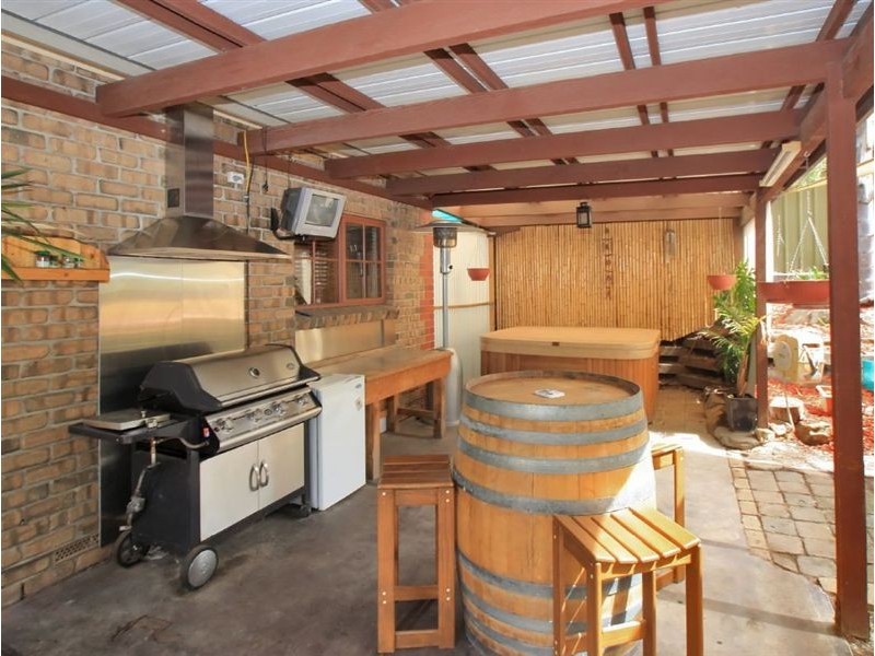 15 Sheoak Crescent, Aberfoyle Park SA 5159