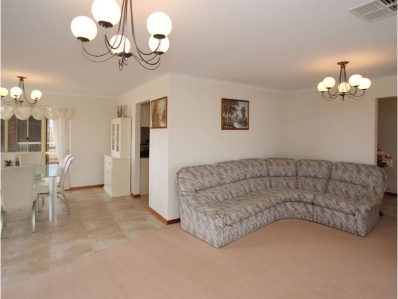 38 Coachwood Drive, Aberfoyle Park SA 5159
