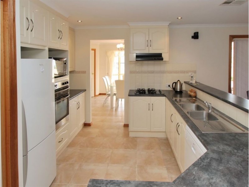 38 Coachwood Drive, Aberfoyle Park SA 5159