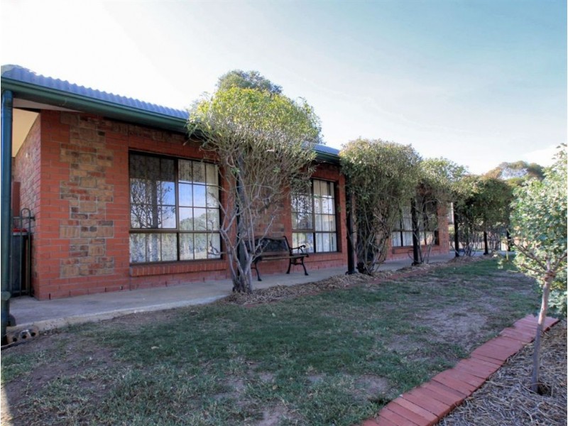 1 Lowry Court, Flagstaff Hill SA 5159