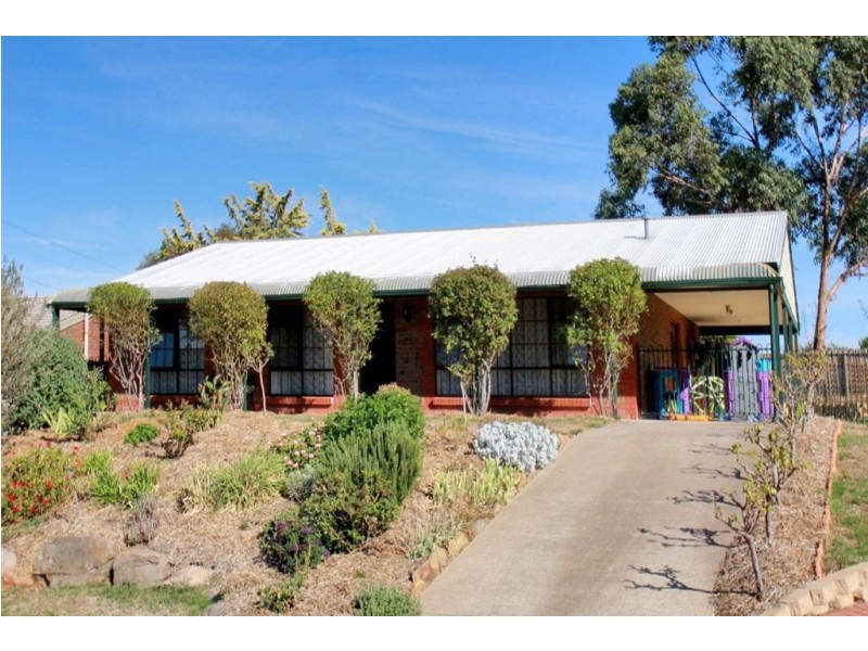 1 Lowry Court, Flagstaff Hill SA 5159