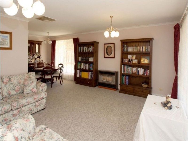 1 Lowry Court, Flagstaff Hill SA 5159