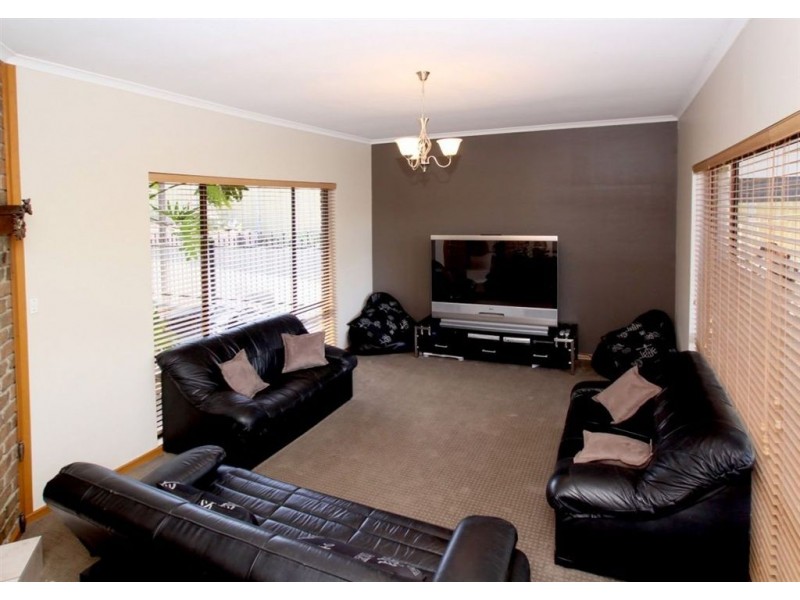 11 Musgrave Avenue, Aberfoyle Park SA 5159