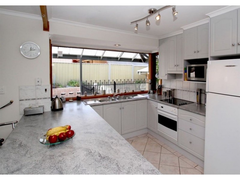 11 Musgrave Avenue, Aberfoyle Park SA 5159