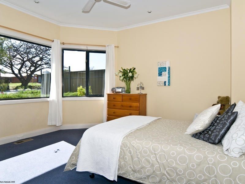 28 Griffiths Drive, Moana SA 5169