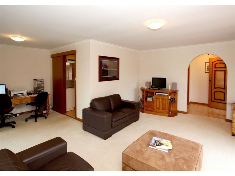 1 Sarepta Court, Flagstaff Hill SA 5159