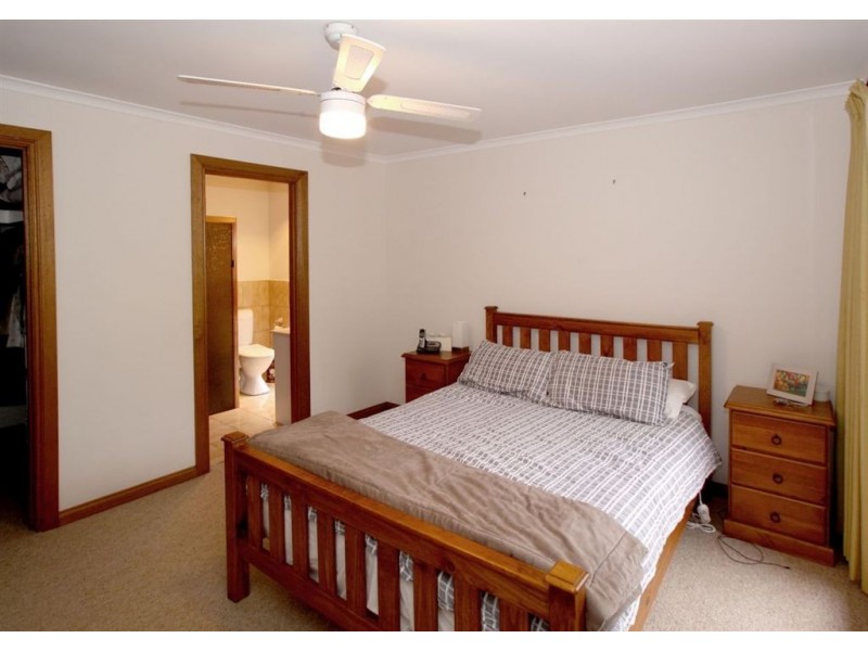 1 Sarepta Court, Flagstaff Hill SA 5159