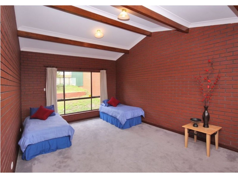 48 Tania Drive, Aberfoyle Park SA 5159