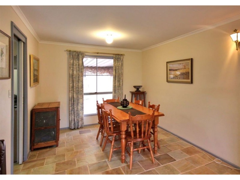 16 Jerilderie Drive, Happy Valley SA 5159