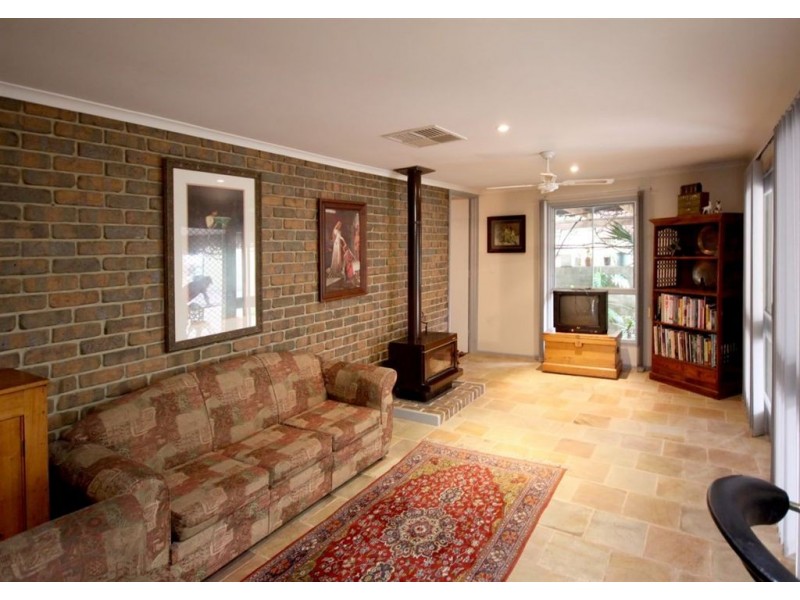 16 Jerilderie Drive, Happy Valley SA 5159