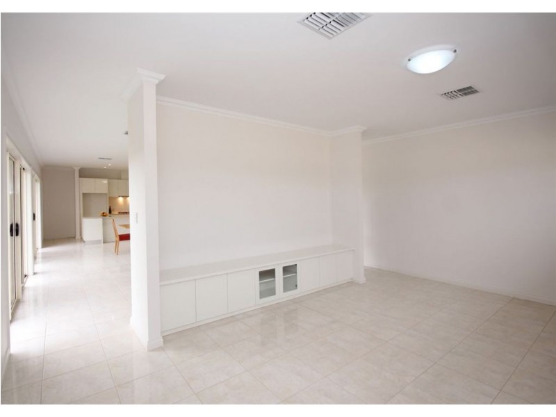 1 Burton Bank, Aldinga Beach SA 5173