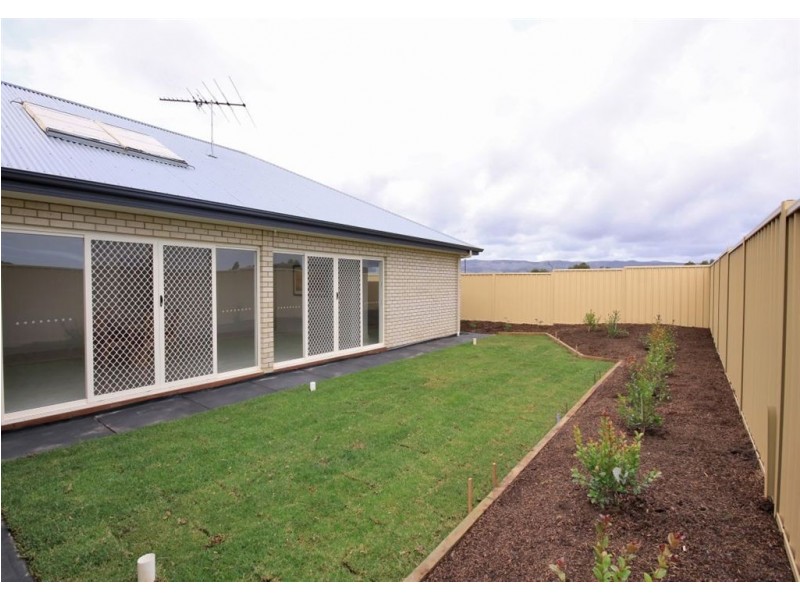 1 Burton Bank, Aldinga Beach SA 5173