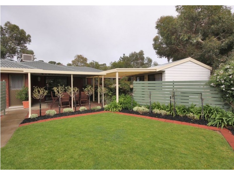 10 Maple Avenue, Aberfoyle Park SA 5159