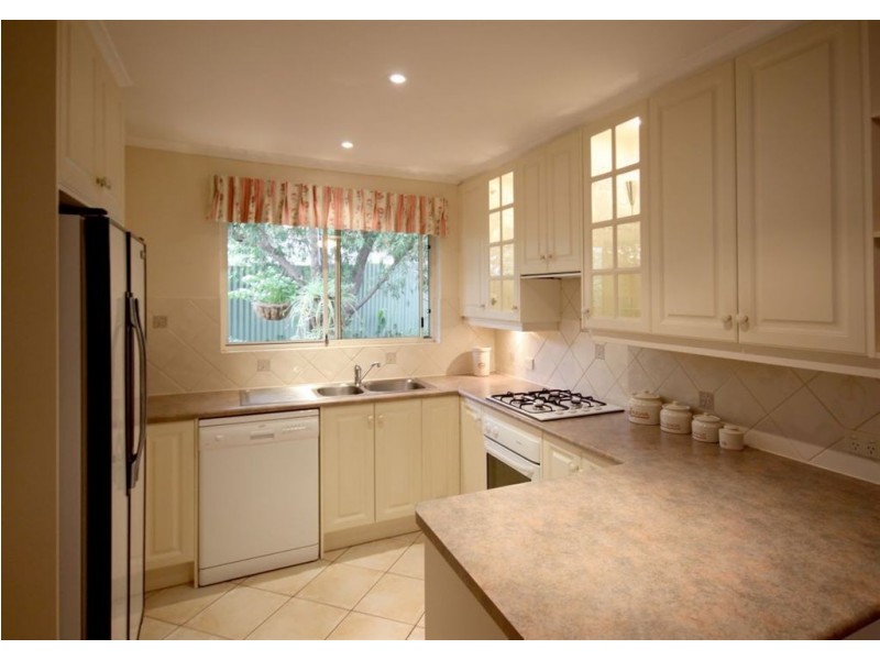 10 Maple Avenue, Aberfoyle Park SA 5159