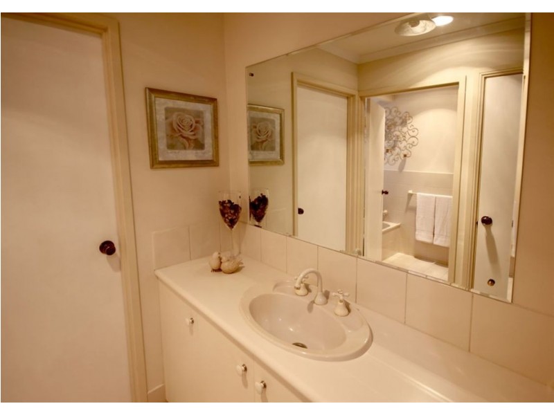 10 Maple Avenue, Aberfoyle Park SA 5159